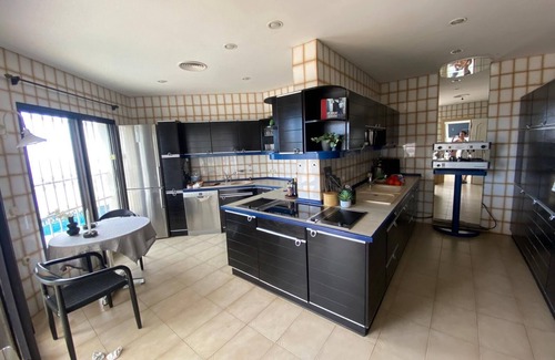 Chimenea Villa | Villa Costanera - Four Bedroom Villa, Sleeps 8