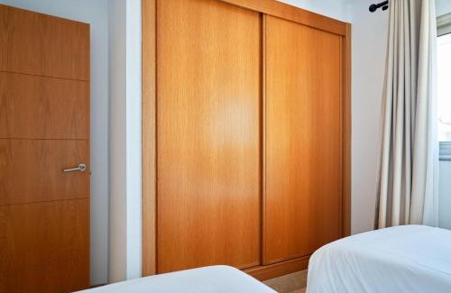 Complejo turistico Amarilla Golf Ski Chalet | Villa costera, mar, golf y muelle deportivo