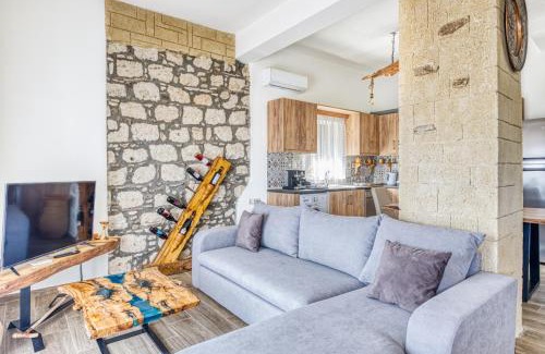 Soroni Villa | Villa Crypty