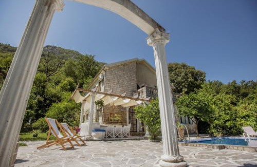 Morinj Villa | Villa D'amore Montenegro