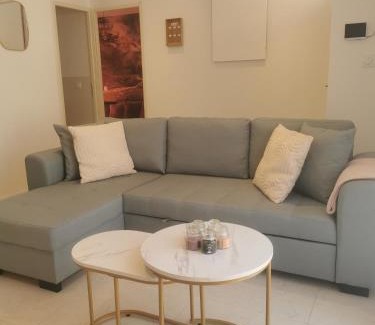 Beziers Villa | Villa d'Aqui, cosy, piscine, jacuzzi