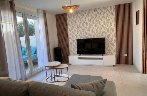 Beziers Villa | Villa d'Aqui, cosy, piscine, jacuzzi