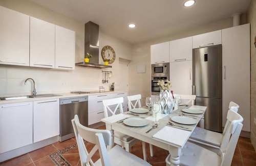 Villanueva del Ariscal Villa | Villa del Manzano, Complete villa with pool just 15 minutes from Seville