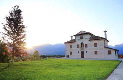 Borgo Valbelluna Villa | Villa D'Or