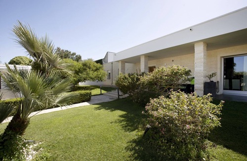 Leverano House | Villa Dalesco | Sole b&b in villa with pool