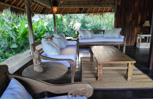 Sambahan Villa | Villa Damai Shanti