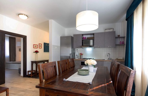 Valdebek Villa | Villa Dana near the beach and the center of the town 6+2
