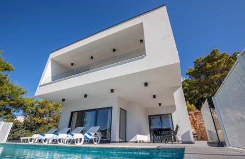 Komarna Villa | Villa Danny