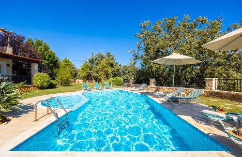 Gerani Villa | Villa Daphni