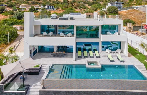 Vale de Santa Maria Villa | Villa das Amendoeiras by HelloVacations
