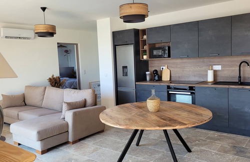 Bravone Villa | Villa de 100 m² les Pieds Dans L'eau Avec Piscine Privée