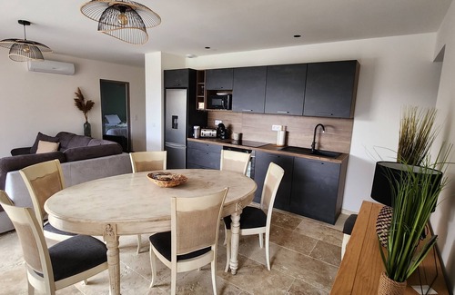 Bravone Villa | Villa de 100 m² les Pieds Dans L'eau Avec sa Piscine Privée