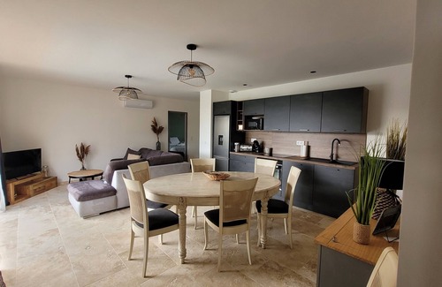 Bravone Villa | Villa de 100 m² les Pieds Dans L'eau Avec sa Piscine Privée