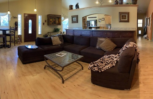Pahrump House | VILLA DE FLORENZA custom home with pool and jacuzzi on fenced acre