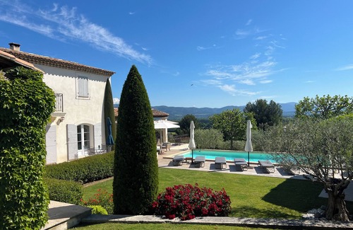 Pont Royal Villa | Villa de Grand Standing sur Golf de Pont Royal (5 bedrooms & heated pool)