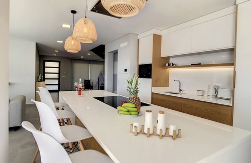 Estreito da Calheta Villa | Villa de la Ponte by Atlantic Holiday