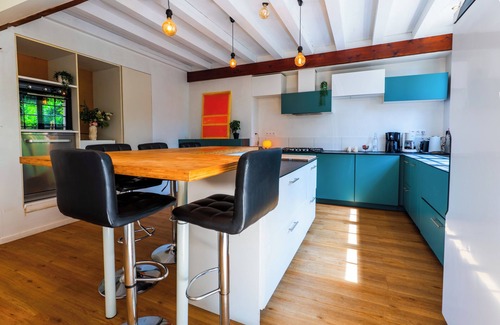 Nantes Villa | Villa de la Plume - 8 rooms and 15 travellers in Nantes
