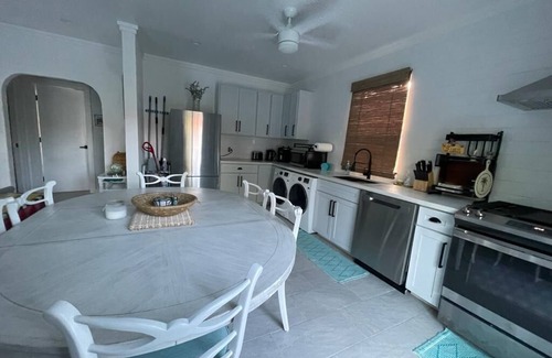 Rock Sound House | Villa De La Rose - A Stylish Escape! Enjoy sunset dinners.