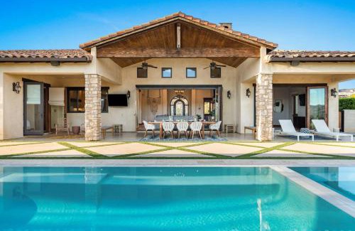 Temecula House | Villa de la Sky Ranch Sprawling Tuscan Villa in Wine Country