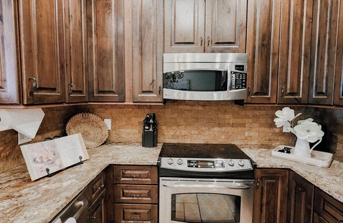 Oro Valley Condo | "Villa de Lamour™" Luxury Resort Vibes