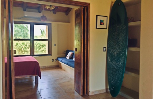 Saladita House | VILLA DE LOS MANGOS @ WORLD CLASS SURF BREAK PLAYA LA SALADITA
