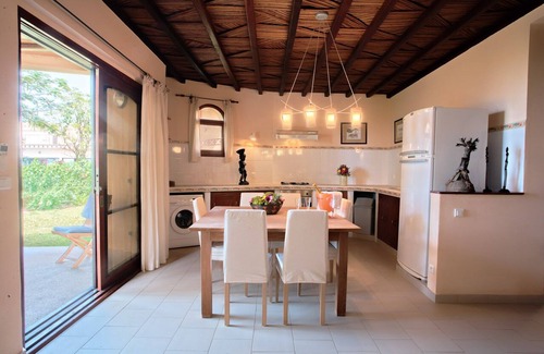 Cap Skirring Villa | Villa de luxe 3 CH, jardin tropical, bord de plage et piscine commune