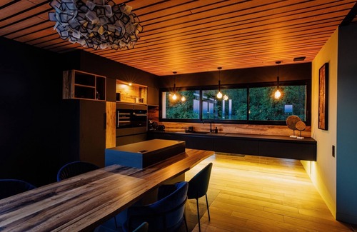 Oissel House | Villa de luxe avec jacuzzi & billard proche Armada