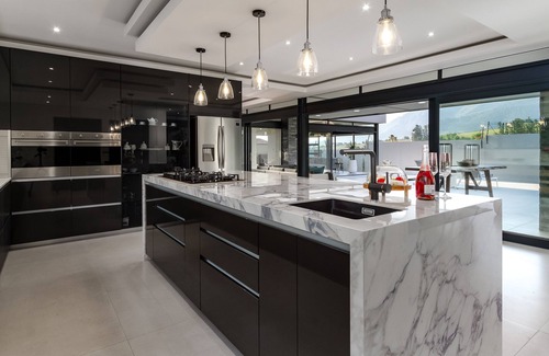 Franschhoek Villa | Villa De Luxe: Enjoy life in the lap of luxury