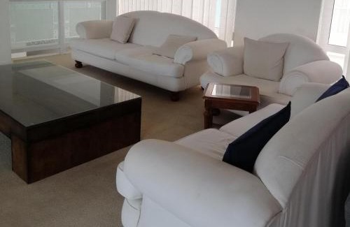 West Bank House | Villa De Mer