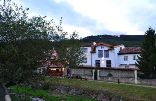 Salas Hotel | Villa de Salas Alojamientos