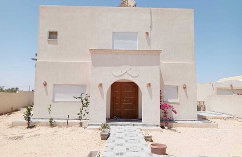 Houmt Souk House | Villa de Vacances de Luxe à Houmt Souk, Djerba Piscine, Jardin et Confort Absolu