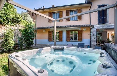 San Gemini Villa | Villa 'Dedalus - San Gemini' with Shared Terrace, Wi-Fi and Air Conditioning