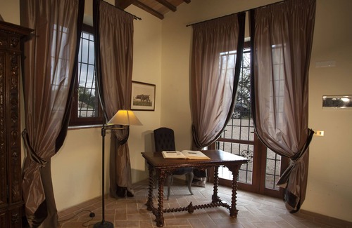 Perugia Villa | "Villa dei Cavalli" Luxury in the country with magnificent Sw. Pool in Perugia