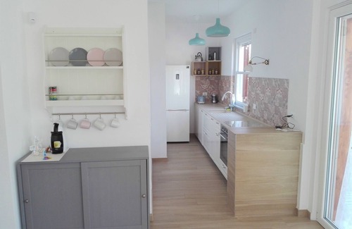 Reitani House | Villa dei Fiori - Appartamento con Giardino e Verande a 150 Metri dal Mare