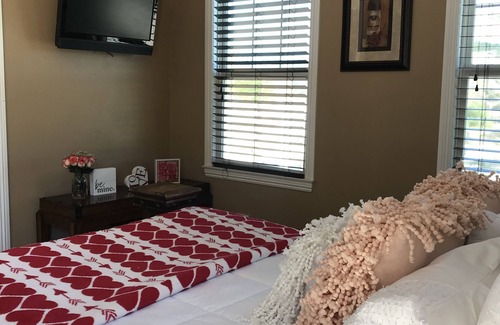 Temecula House | Villa Del Enzo Your Wine Country Hideaway CLOSE TO ALL WINERIES!