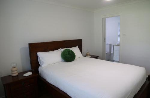 Myola House | Villa Del Mar