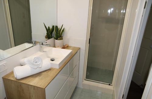 Myola House | Villa Del Mar