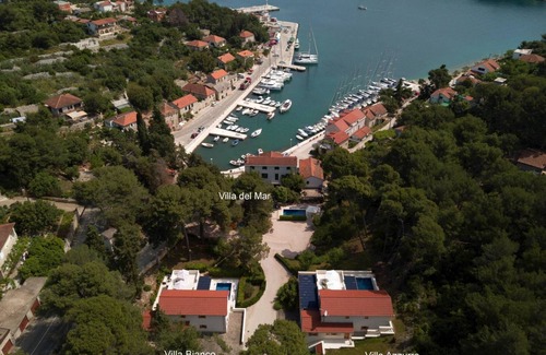 Rogac House | Villa del Mar - LUXURY VILLA with POOL & GARDEN