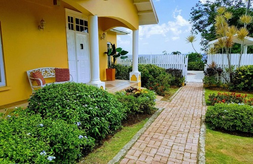 Bois d'Orange Villa | Villa Del Sol - Affordable yet Luxurious