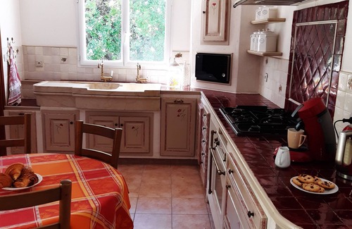 Caumont-sur-Durance Villa | Villa des oliviers ideal for visiting Provence
