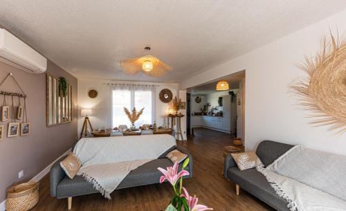 Bon-Encontre Villa | Villa des Oliviers Sublime villa avec piscine chauffée et privée et baby foot