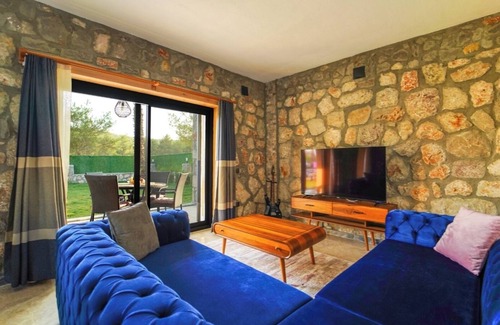 Seydikemer Villa | Villa Diamond located in Fethiye-Seydikemer is a good choice for large families.