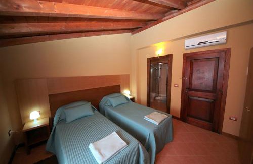 Mombaroccio Villa | Villa Diana - Pesaro mare e cultura - intera struttura con piscina