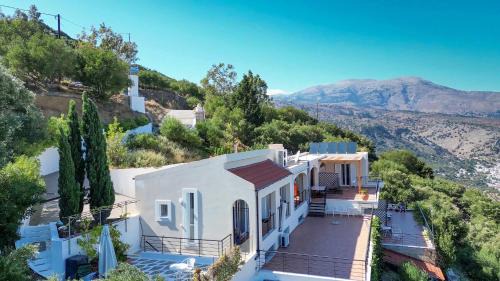 Kroustas Bed & Breakfast | Villa Dio Petres
