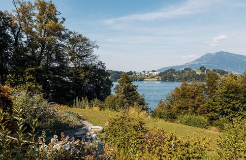 Horw Villa | Villa directly at the lake with private pool, own beach and boathouse