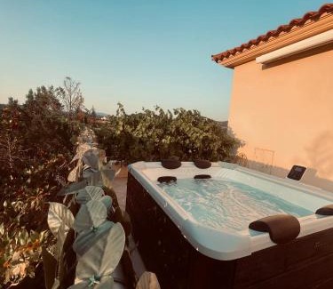Kymi-Aliveri Villa | Villa Discover Evia - With Private Jacuzzi