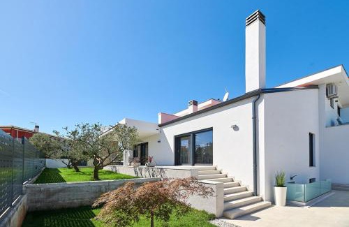 Kastel House | Villa Dolcea