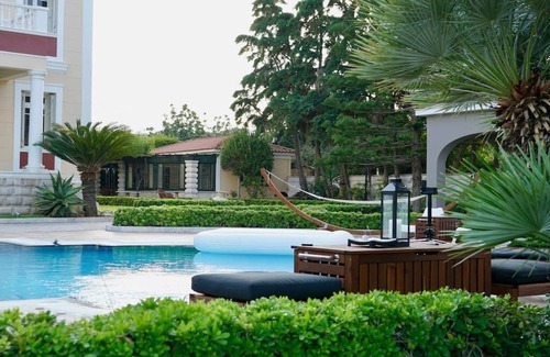 Egira Villa | Villa Dolphin - Beachfront Maisonette with Pool