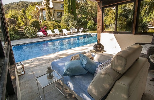 Gondomar Villa | Villa Donas in the Rias Baixas between sea and mountain with saline pool.