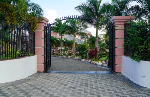 Mammee Bay Villa | VILLA DORA MAE IS AN ACCLAMATION OF ELEGANCE AND SOPHISTICATION!